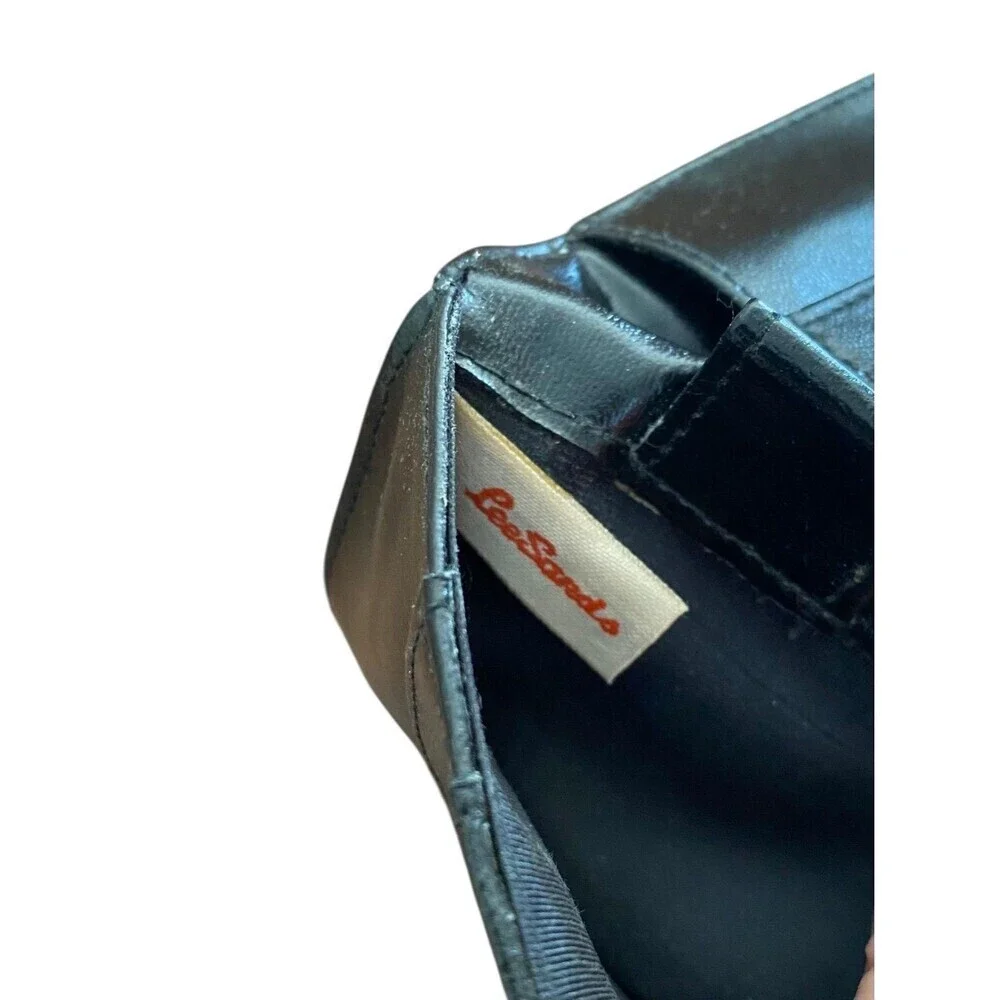 Lee Sands Wallet Womens One Size Black Leather Trifold Credit Card ID Zip Coin